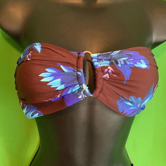 Swimsuit - Picture 3 of 5